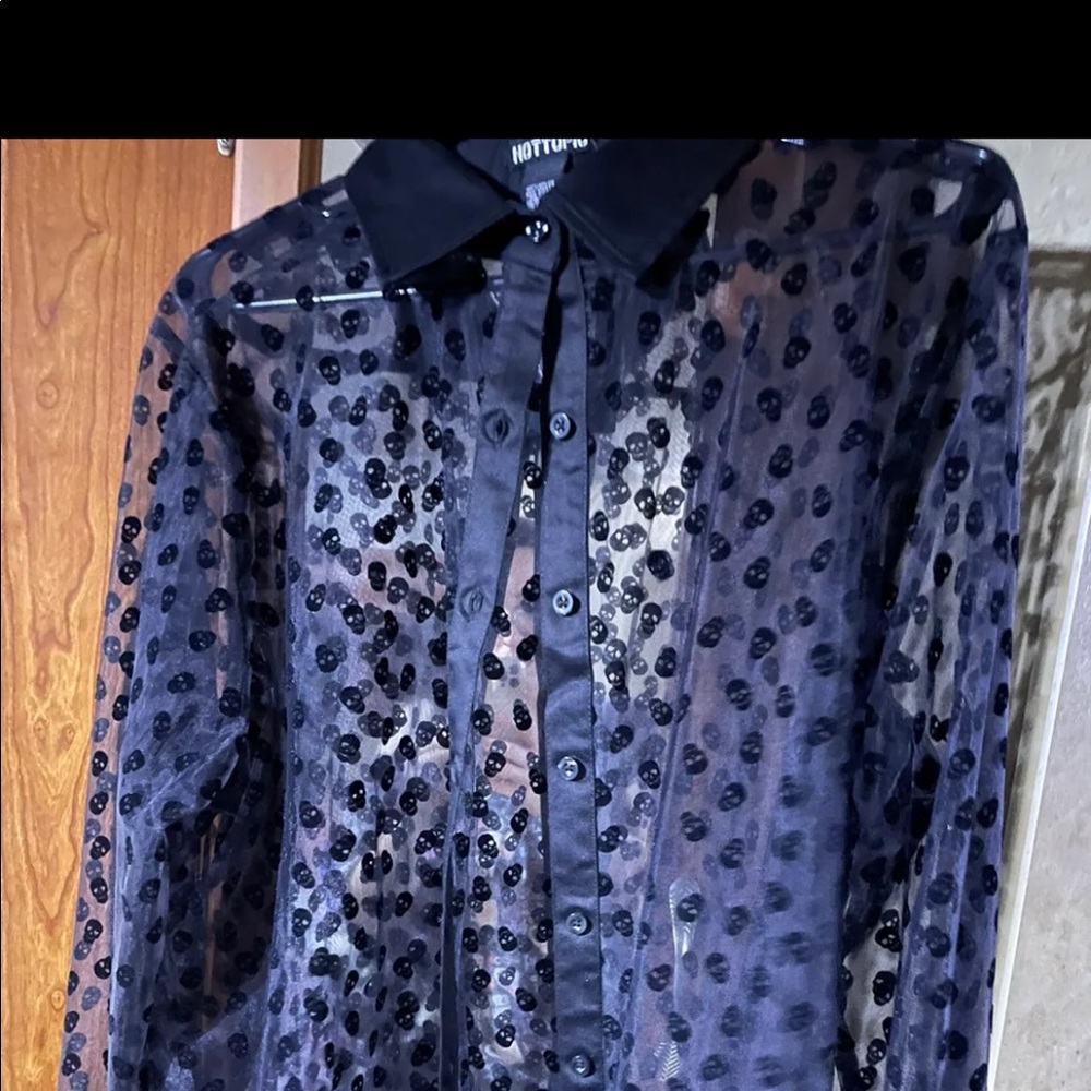 Hot topic Skull Button up
